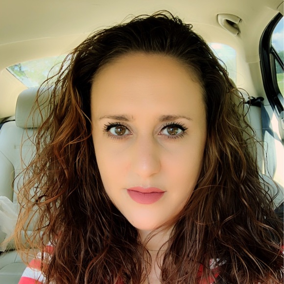 Meet your Posher, Brittany - Picture 2 of 4